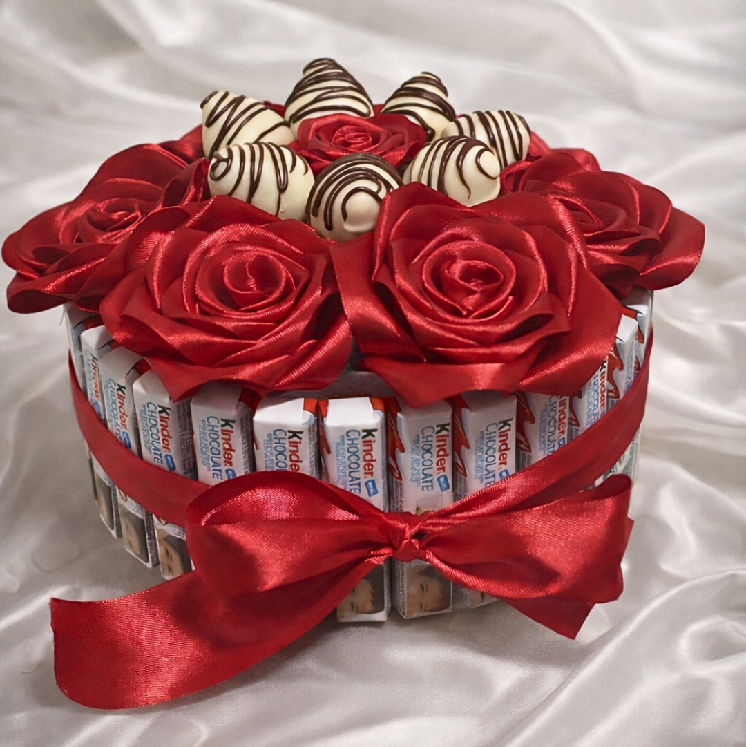 Caja Kinder + Rosas Eternas