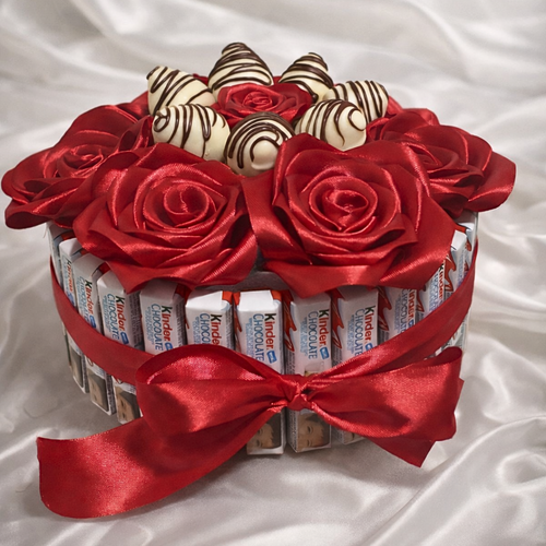 Caja Kinder + Rosas Eternas